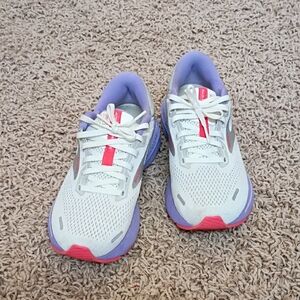 Brooks Women's Athletic Shoes - White, Purple, and Pink